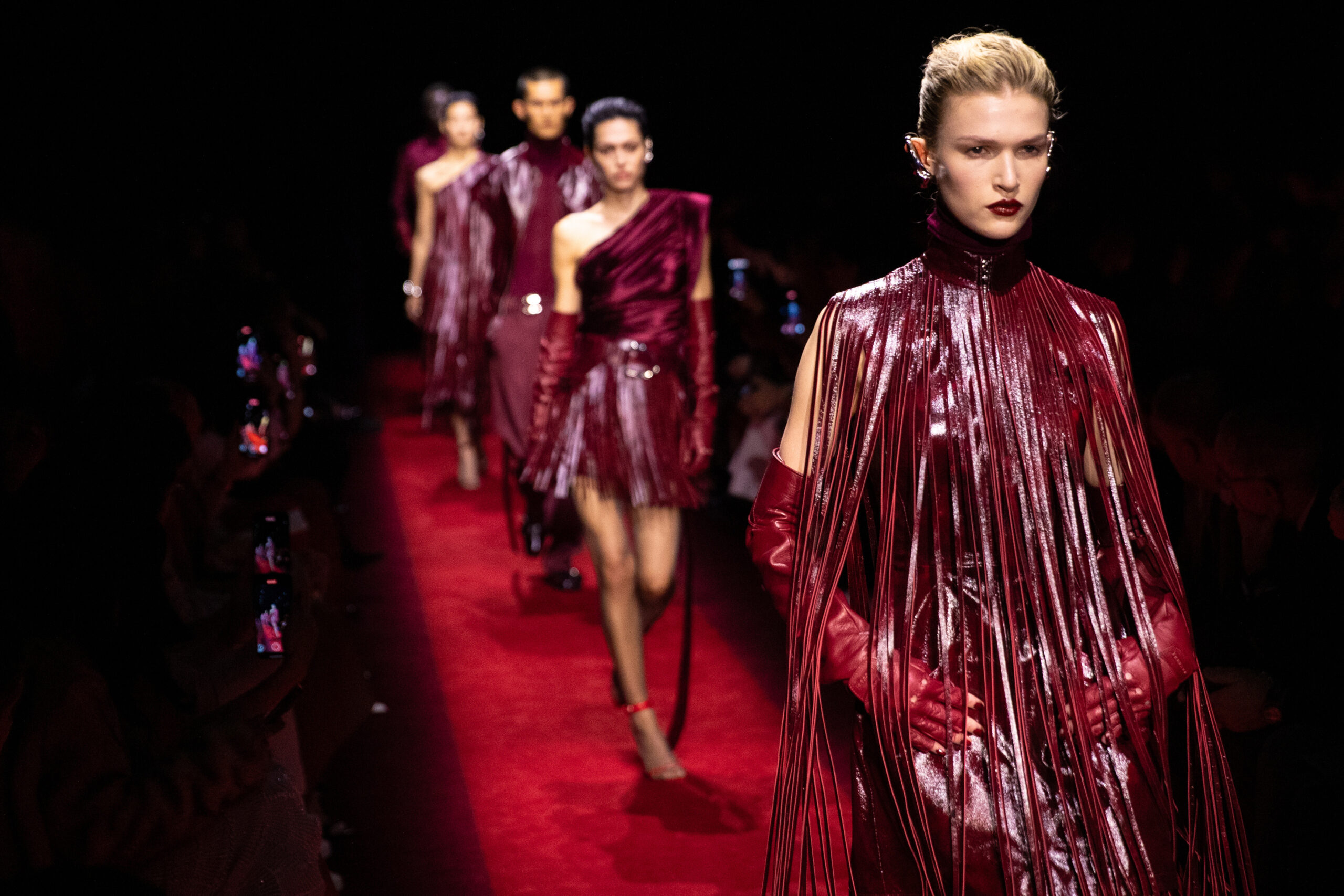 Ferrari deslumbra en la Semana de la Moda de Milán con su colección Otoño/Invierno 2025-2026