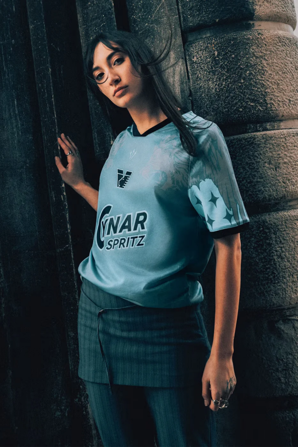 NOCTA y Venezia FC revelan camiseta especial 25/26 inspirada en el agua