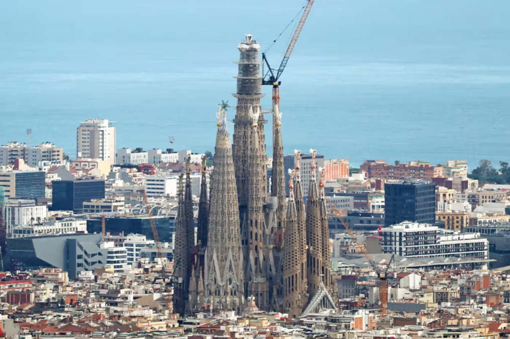 LEGO podría lanzar su set más grande inspirado en la Sagrada Familia