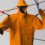 Arc’teryx y BEAMS presentan la exclusiva “Blaze” Beta Jacket para la temporada Spring/Summer 2026