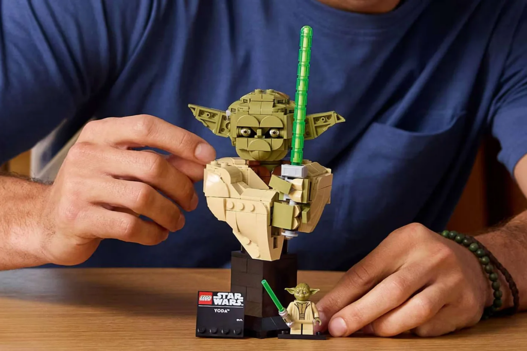LEGO lanza busto coleccionable de Yoda para celebrar el Día de Star Wars