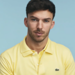 Lacoste acelera en la Fórmula 1 con Pierre Gasly como nuevo embajador