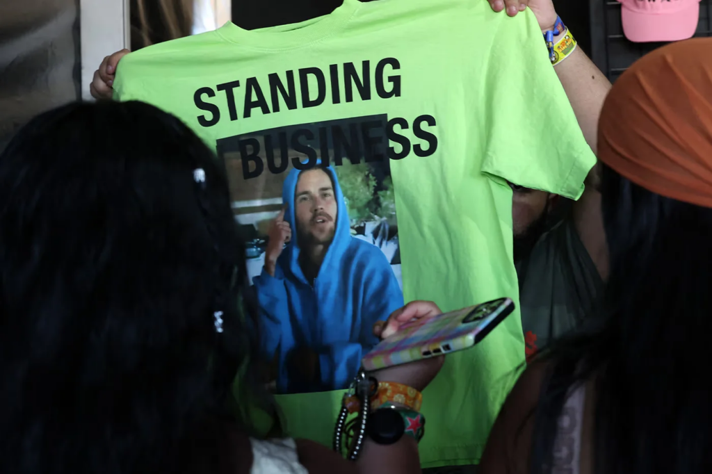 Justin Bieber rompe récords históricos de ventas en Coachella con Skylrk