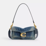 Del Tabby al Brooklyn: Coach propone los bolsos ideales para conciertos y festivales