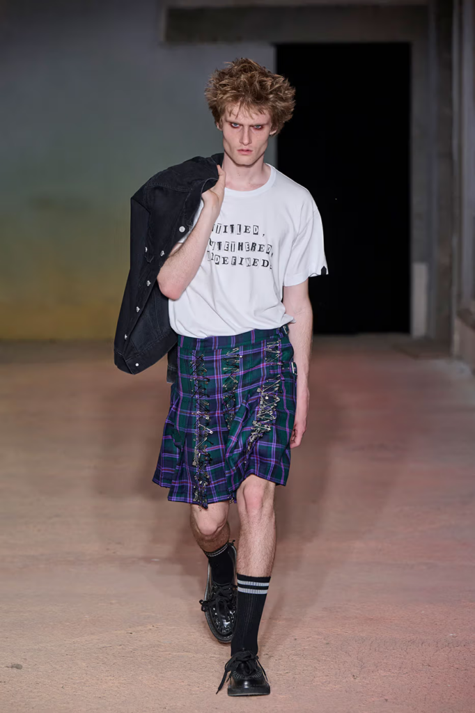 DSM Kei Ninomiya presenta su colección SS27 “OUR PUNK” en Pitti Uomo